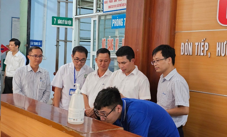 VNPT và Agribank Bắc Giang triển khai dịch vụ thu hộ viện phí không dùng tiền mặt