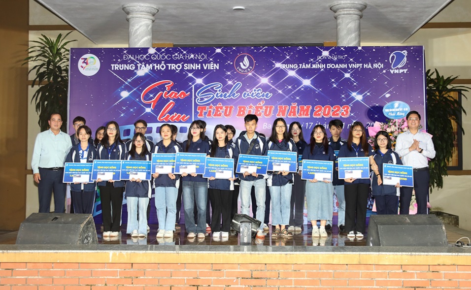 VNPT Hà Nội trao tặng 40 suất học bổng cho sinh viên Đại học Quốc gia Hà Nội