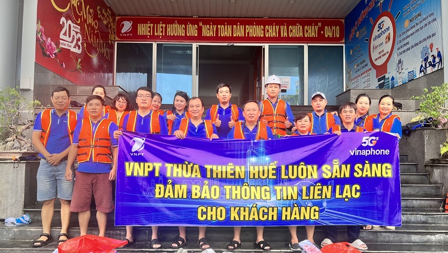 VNPT Thừa Thiên Huế nỗ lực vượt qua khó khăn, đảm bảo thông tin liên lạc cho người dân trong mùa lũ
